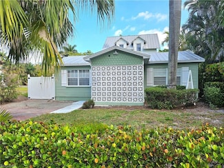835 9th Ave S, Naples, FL 34102