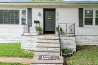 8019 Gramond Dr, Saint Louis, MO 63123
