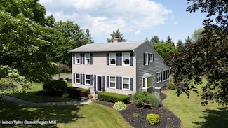 34 Sunset Ave, Kinderhook, NY 12106