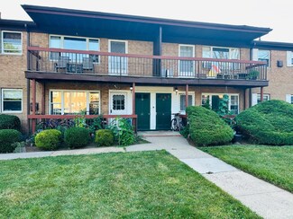 55 Gill Ln Unit 52, Iselin, NJ 08830