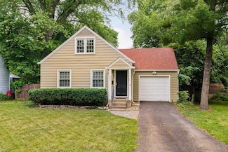 966 Chambers Cir, Columbus, OH 43212