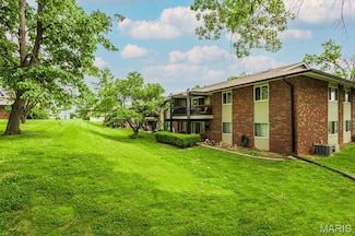 10077 N Bunker Hill Dr Unit F, St. Louis, MO 63123