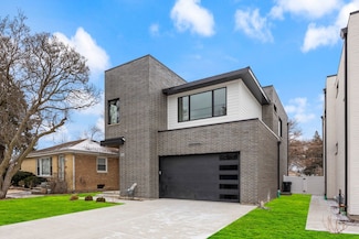 8115 E Prairie Rd, Skokie, IL 60076