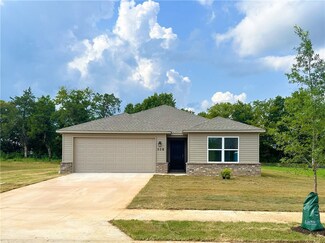 558 Saydi St, Elkins, AR 72727