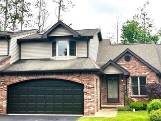 7 In the Woods Ln, Buffalo, NY 14224