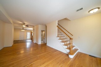 1 Broadway, Jersey City, NJ 07306