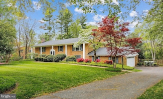 3110 Trenholm Dr, Oakton, VA 22124