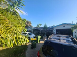 3044 Eden Mills Dr, Sarasota, FL 34237