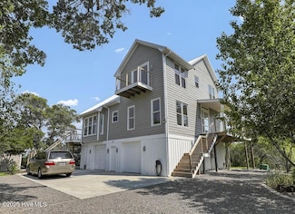 50 S Oak Dr, Surf City, NC 28445