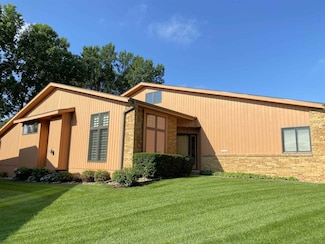 213 E 26th St, Yankton, SD 57078