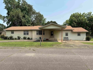 906 W Louisiana St, Beebe, AR 72012