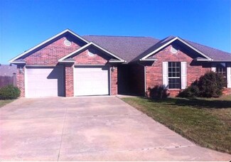 2011 S Utica Ave, Russellville, AR 72802