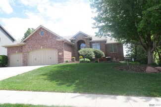 10159 Olive St, La Vista, NE 68128