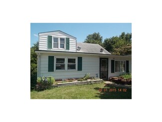 809 S Woodbury St, Independence, MO 64050