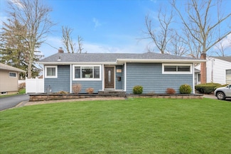 848 Maple Ln, East Meadow, NY 11554