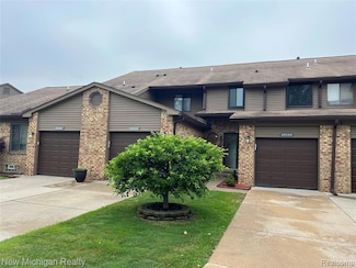 37255 Glenbrook Dr Unit 22, Clinton Township, MI 48036