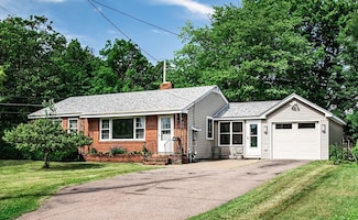 115 Dodds Ct, Burlington, VT 05408