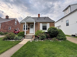 443 E Southlawn Blvd, Birmingham, MI 48009