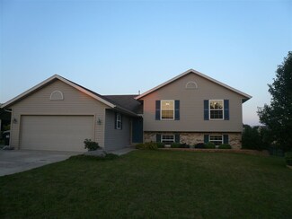 418 Park View Rd, Deerfield, WI 53531