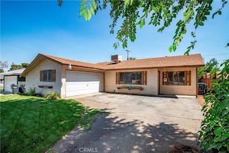 632 E Oldfield St, Lancaster, CA 93535