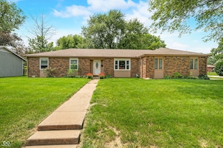 3210 Flintwood Dr, Columbus, IN 47203