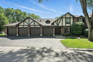 11315 Sycamore Ln Unit B, Palos Hills, IL 60465