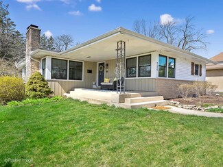 254 N Jackson Rd, Clarendon Hills, IL 60514