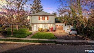 366 Forest Ave, Paramus, NJ 07652