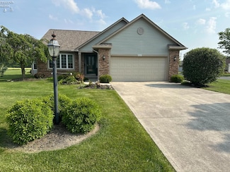 502 E Park St, Oak Harbor, OH 43449