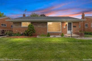 1751 Chaucer Ave, Madison Heights, MI 48071