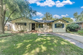 831 N Maus Ln, Wichita, KS 67212