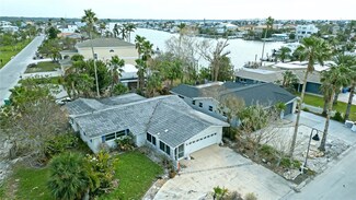 17271 2nd St E, North Redington Beach, FL 33708