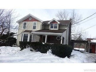 6678 Hake Rd, Akron, NY 14001