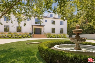 4322 Hayvenhurst Ave, Encino, CA 91436