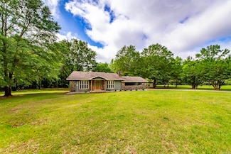 1491 Southfork Rd, Gurdon, AR 71743