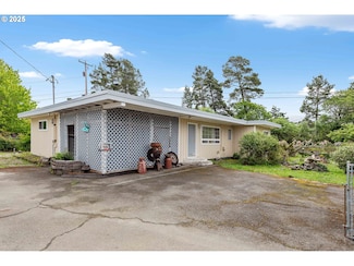 300 Stanley Ln, Lakeside, OR 97449