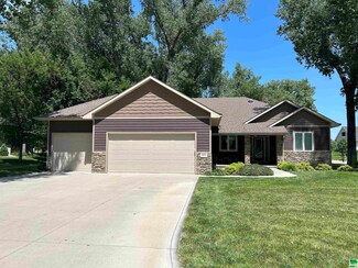 875 E Sawgrass Trail, Dakota Dunes, SD 57049