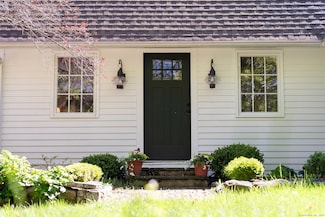 8 Twixt Rd, Cornwall, CT 06753