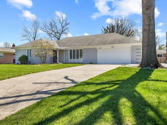 6817 Chapel Hill Rd, Indianapolis, IN 46214