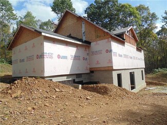 157 Camelot Rd, Portersville, PA 16051