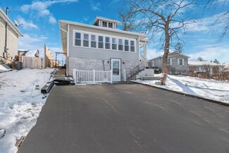 34897 N Augustana Ave, Ingleside, IL 60041