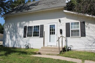 131 E Cornhill St, Cameron, MO 64429