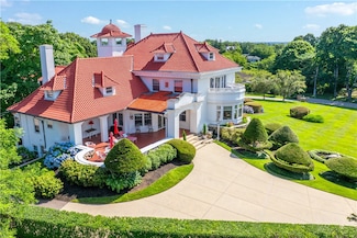 4 Yosemite Valley Rd, Westerly, RI 02891