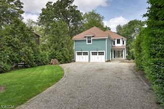99 Cedar Lake E, Denville, NJ 07834