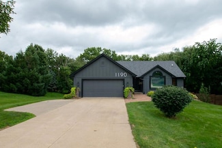 1190 S Willow Cir, West Des Moines, IA 50266