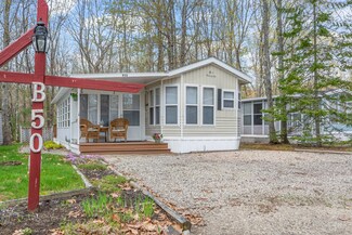 1 Robinson Way Unit B50, Kennebunk, ME 04043