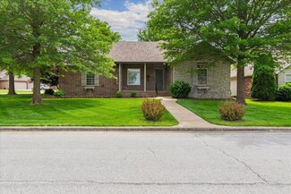 3236 W Camino Alto St, Springfield, MO 65810