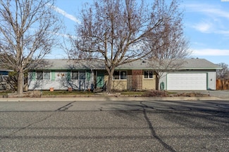 4026 Ironton Dr, West Richland, WA 99353
