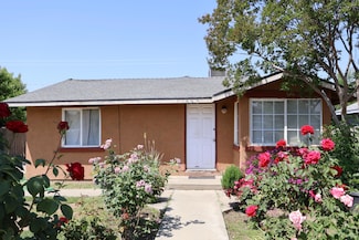 593 S Kern Ave, Farmersville, CA 93223