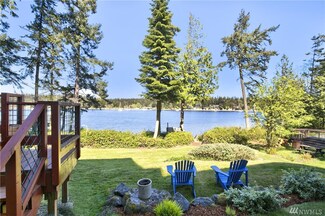 1271 Griffith Point Rd, Nordland, WA 98358